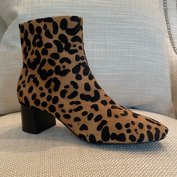 Violeta Womens Ankle Boots w Cheetah Cowhide / Side Zipper/Medium Heel /Size 8 - Picture 1 of 11